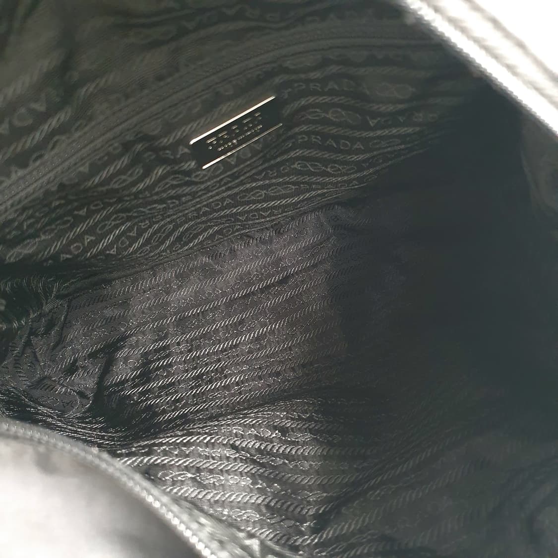 프라다 리나일론 자수로고 숄더백 상품이미지10