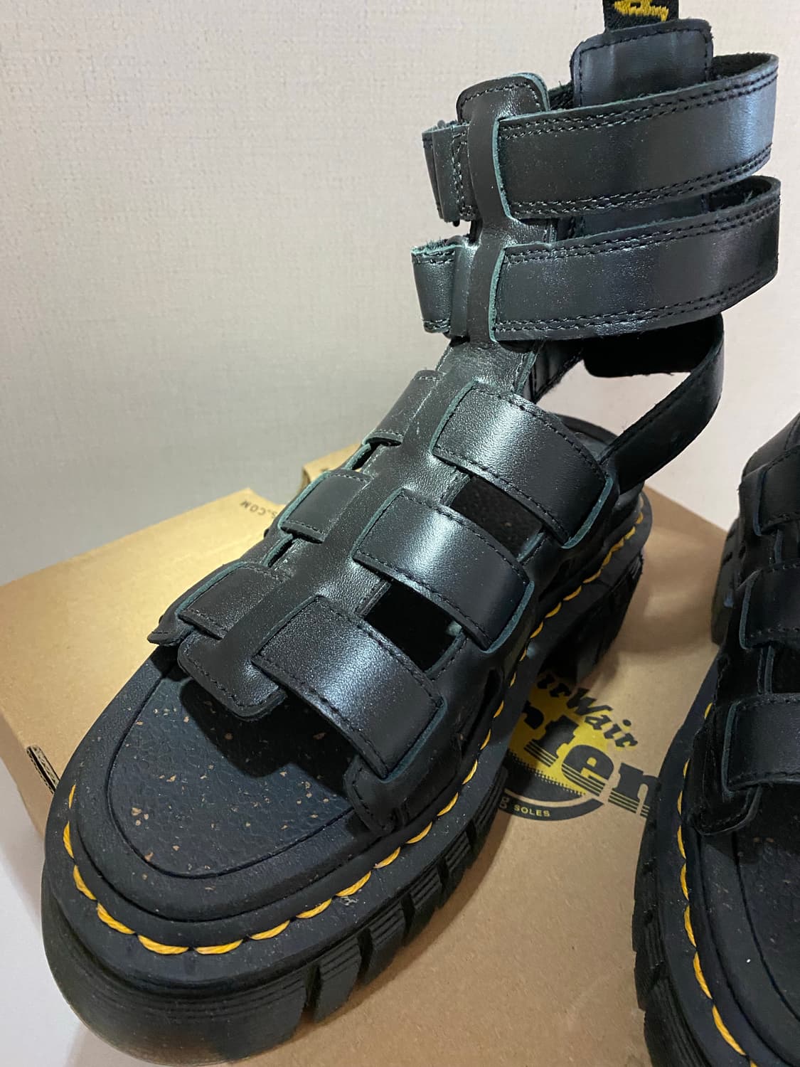 닥터마틴 리키 글래디에이터 나파 럭스 (225~230) 상품이미지3