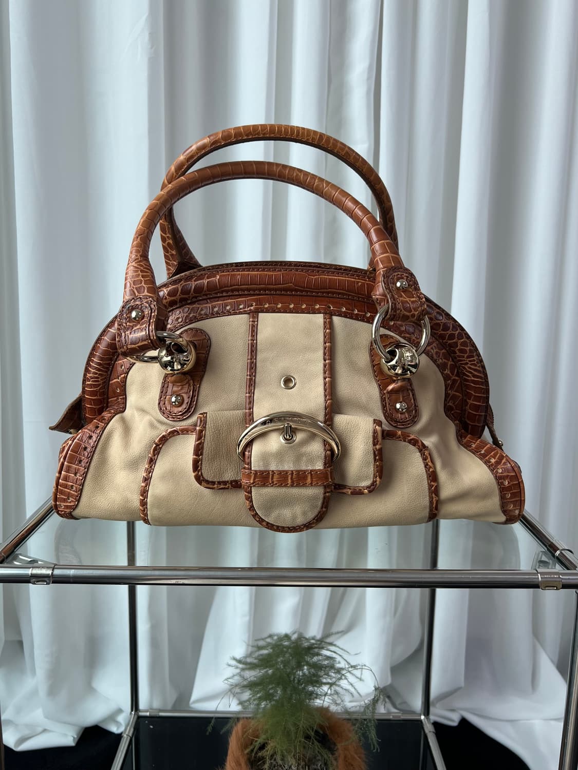 셀린느 엠보싱 숄더백 상품이미지2