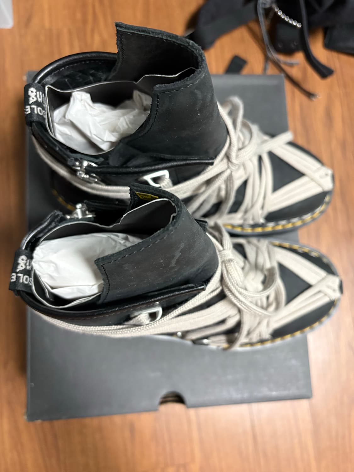 닥터마틴X릭오웬스 1460쿼드솔 메가레이스 부츠 270사이즈  상품이미지3