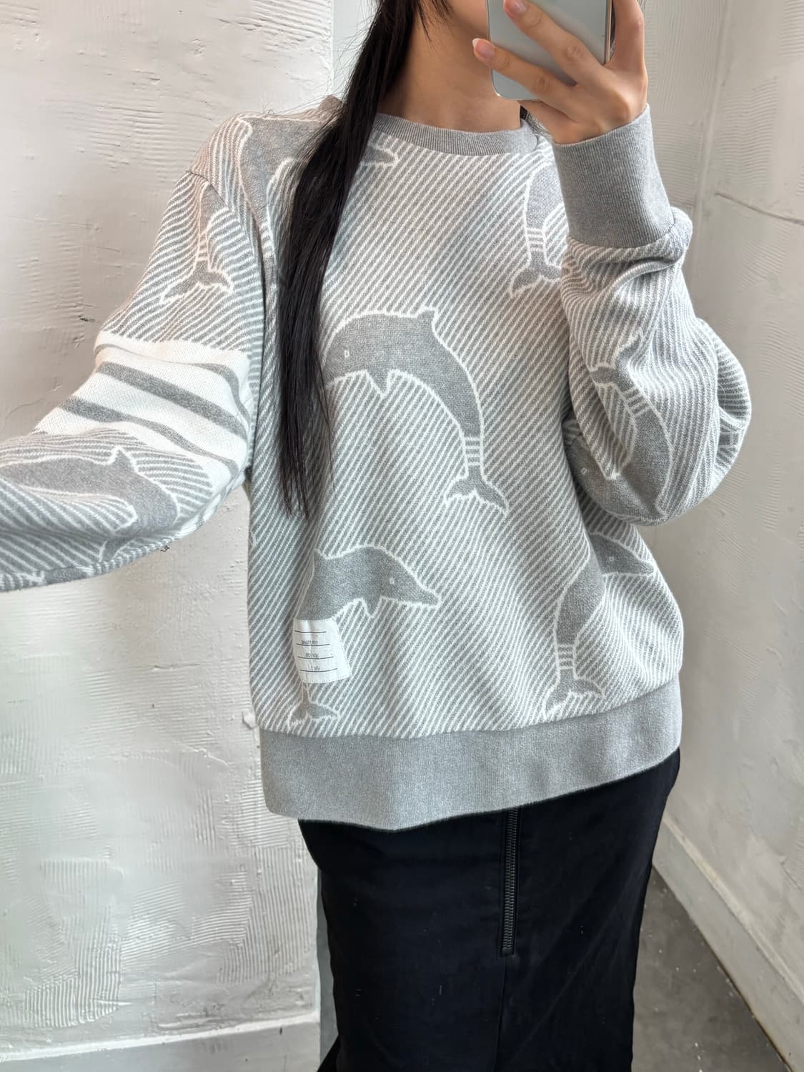 Thom Browne 톰브라운 그레이 돌핀 맨투맨 상품이미지2