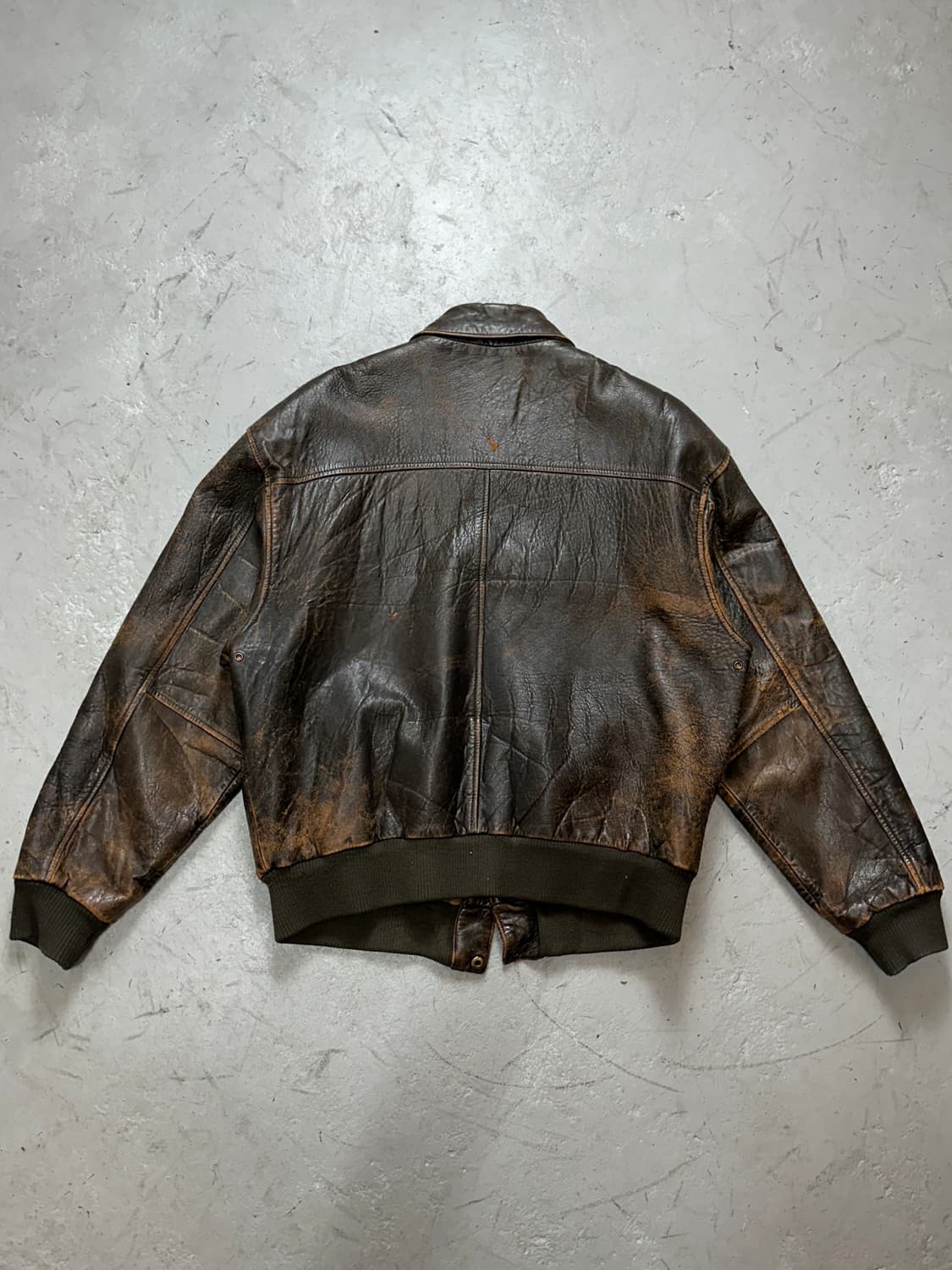 90's 빈티지 하드에이징 A2 봄버 자켓 빈티지 레더 자켓 상품이미지4