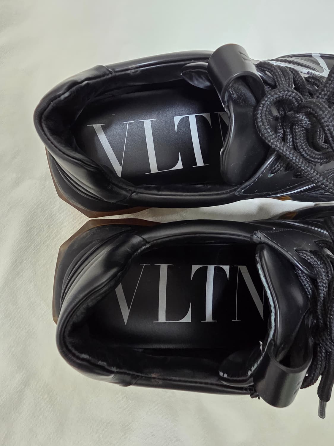 발렌티노 로고 스니커즈 정품 상품이미지5