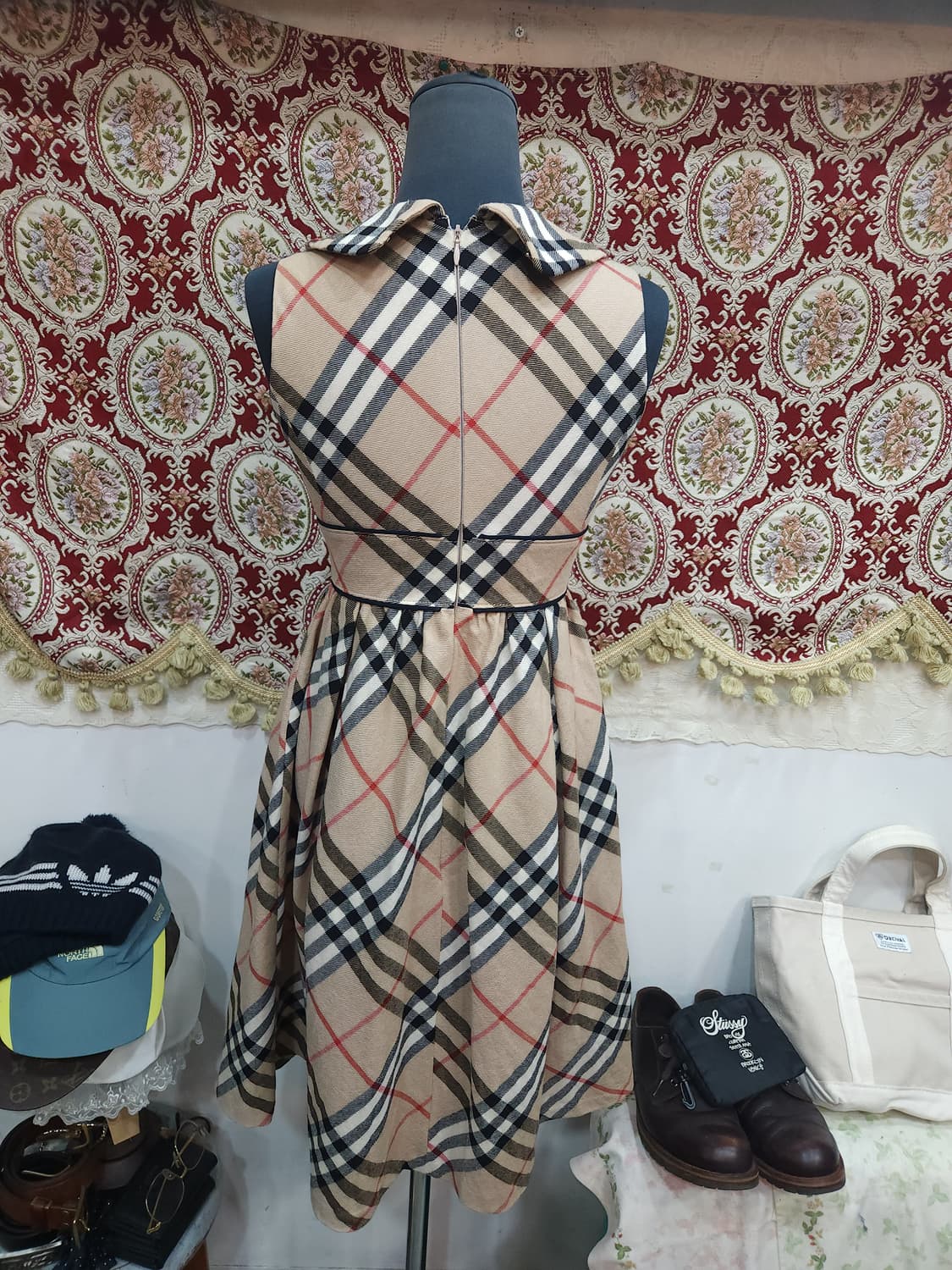 버버리 블루라벨 울 노바체크 민소매 원피스
​
 상품이미지6