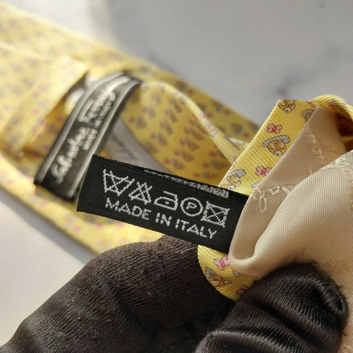 페라가모 실크 옐로우 넥타이 8cm A+등급 k1665
 상품이미지9