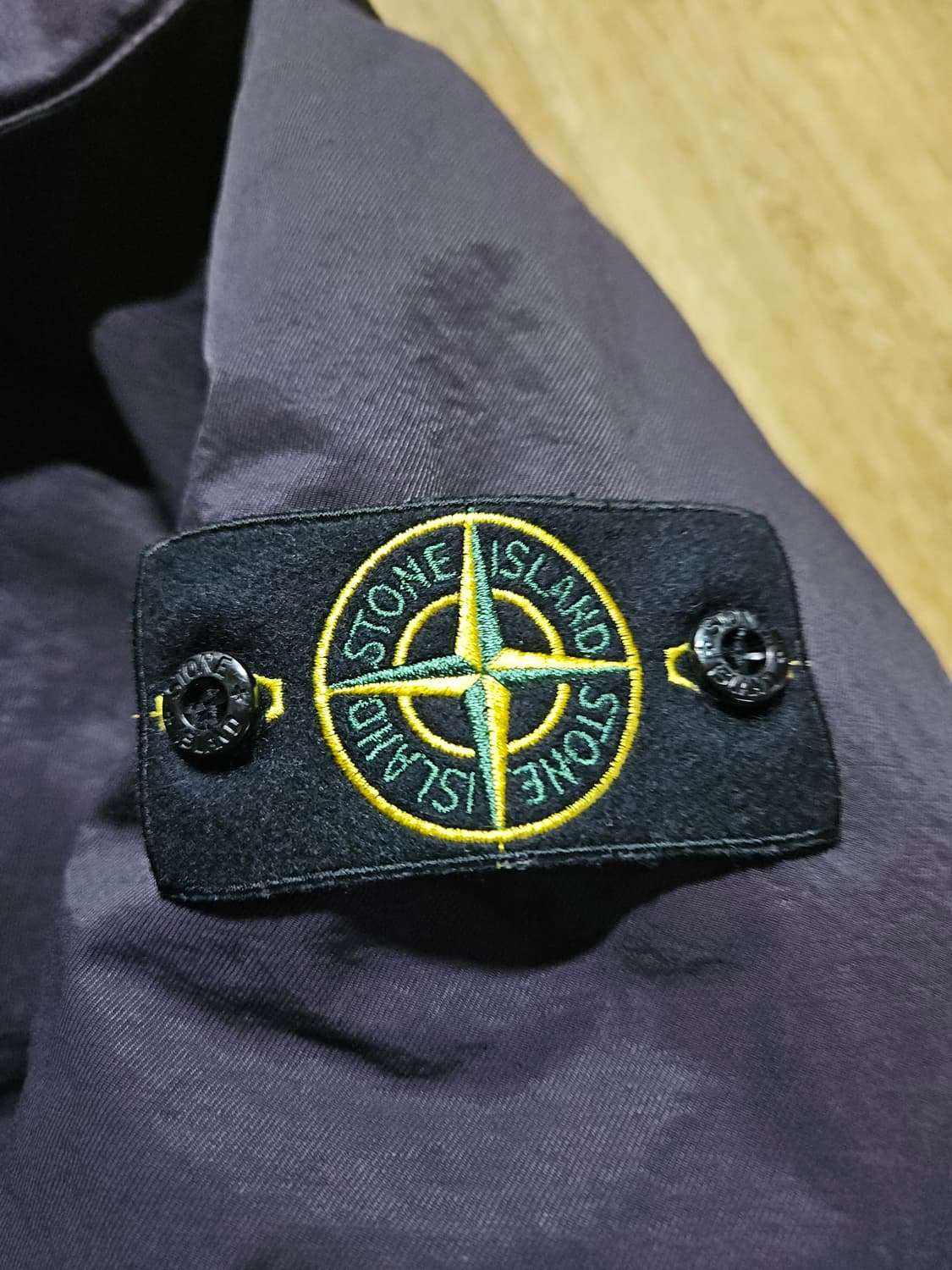 스톤아일랜드 23FW 오파크 나일론 다운 패딩 상품이미지7