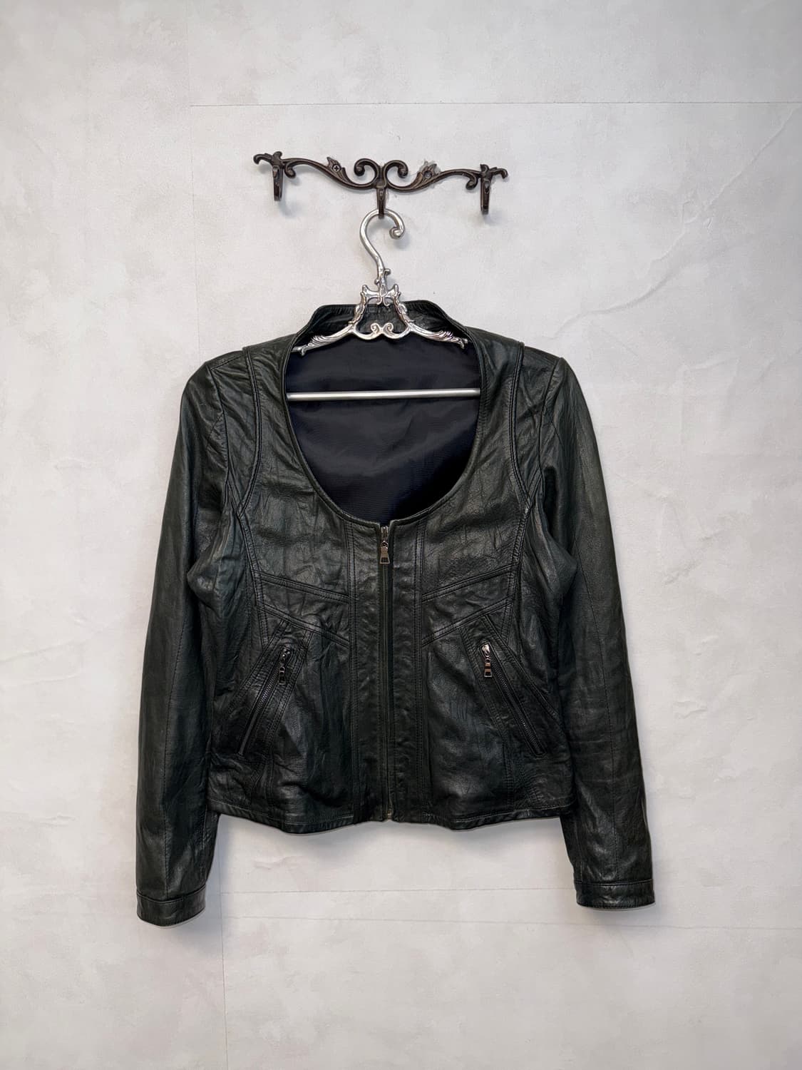 Black lamb skin non collar zipup jacket 상품이미지1