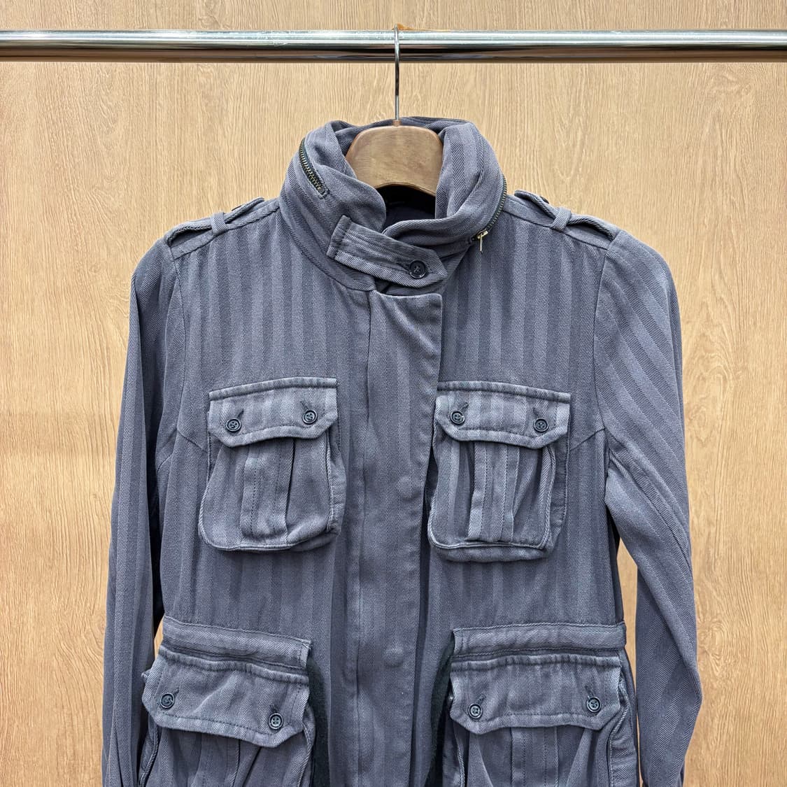  이자벨마랑 에뚜왈 하이넥 자켓 더블 포켓 스트라이프 패턴 디테일 그레이 상품이미지4