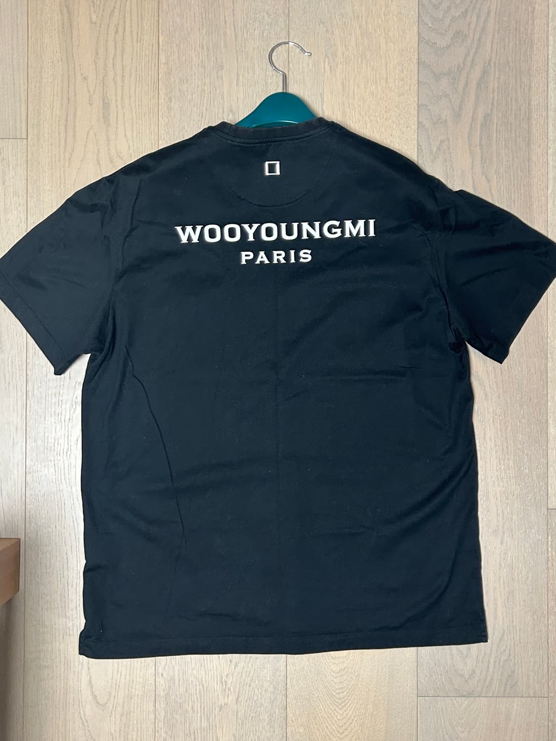 우영미 코튼 백로고 티셔츠 블랙 상품이미지3