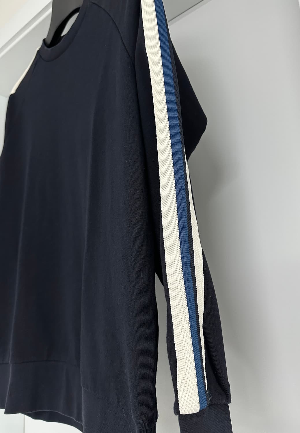 [산드로] 남성 배색 맨투맨 상품이미지2