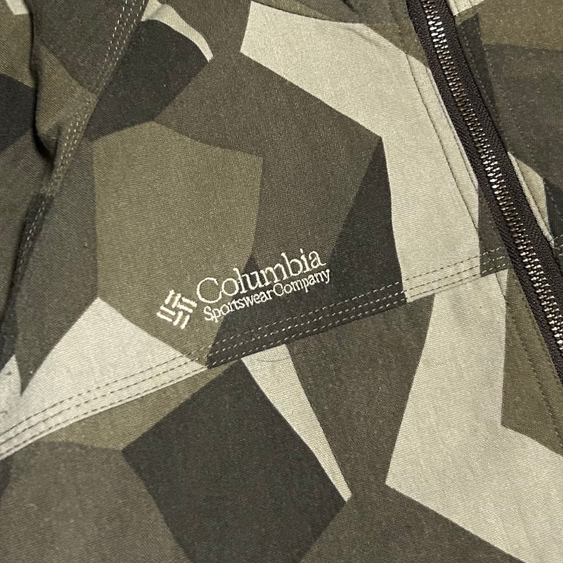 [L] Columbia 컬럼비아 카모 패턴 누빔 후드집업 점퍼 상품이미지5