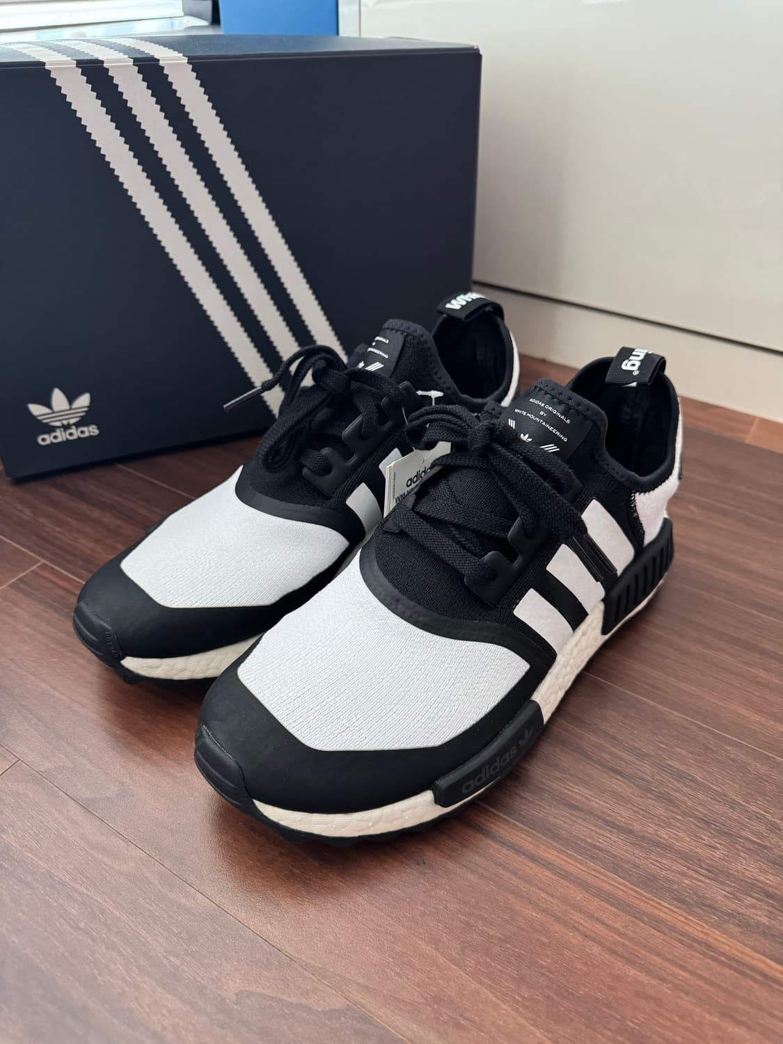 아디다스 오리지널 x 화이트 마운티니어링 NMD 트레일 흰검 상품이미지5