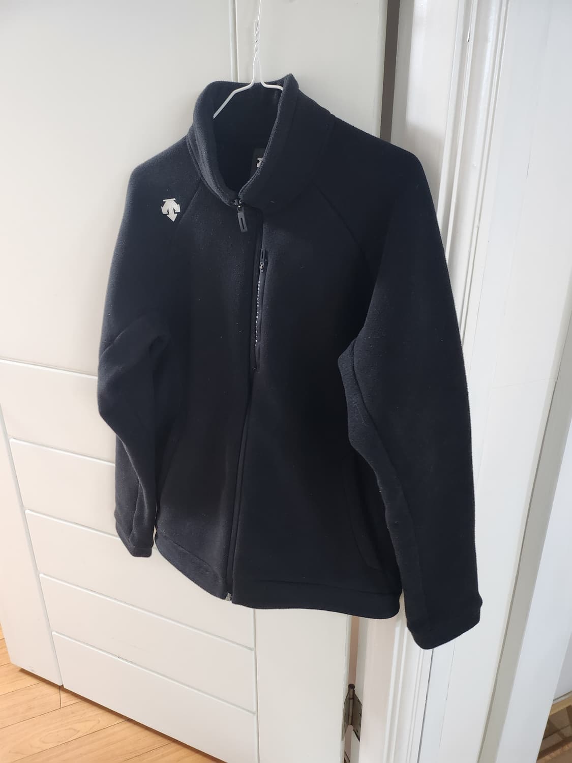 데상트 플리스 자켓입니다
 상품이미지1