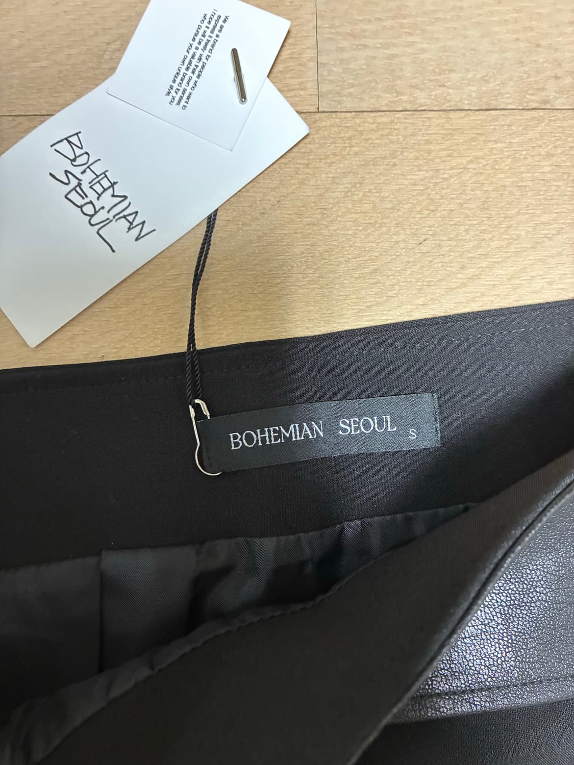 보헤미안서울 커브드 미니스커트 새상품 상품이미지2