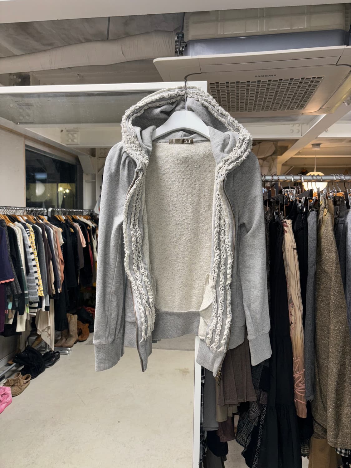 아츠로 타야마 프릴 후드집업 상품이미지4