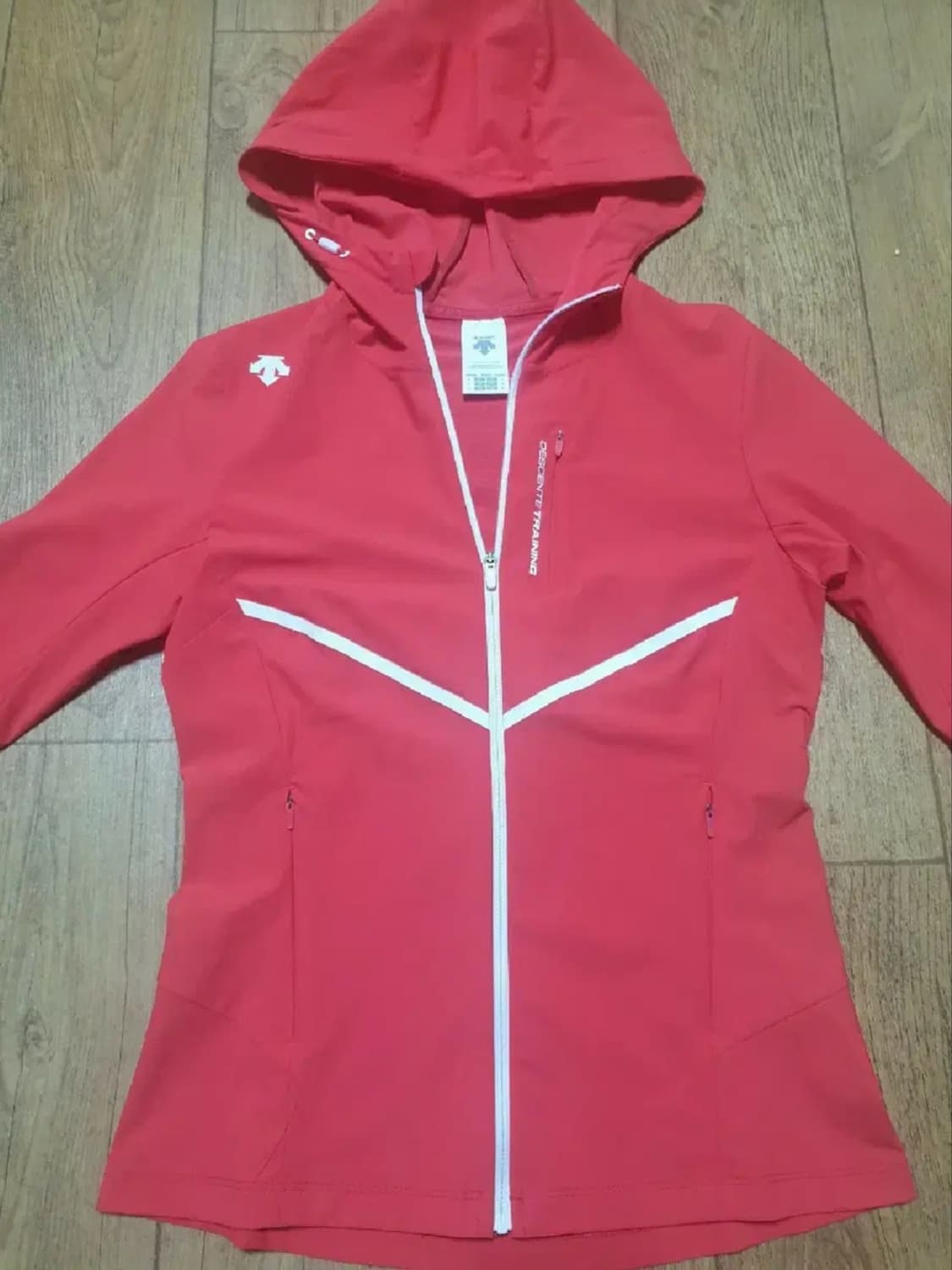 데상트 운동복 후드집업 85 사이즈입니다 상품이미지1