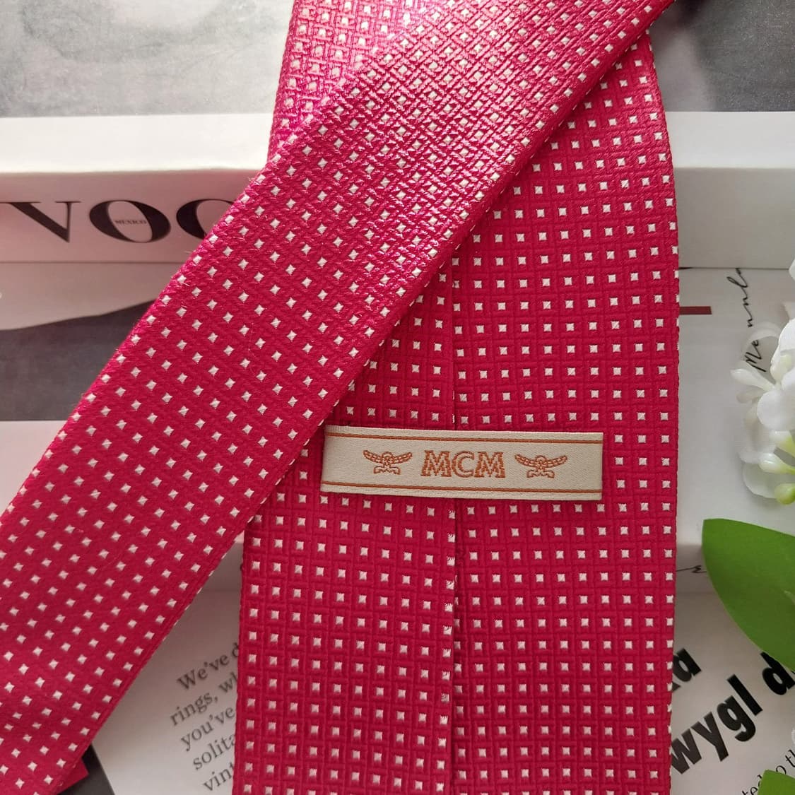 엠씨엠 실크 레드 마이크로 패턴 넥타이 9.0cm A+등급 K1995
 상품이미지6