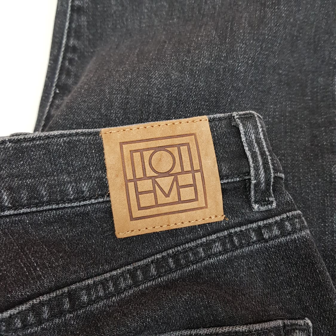 토템 TOTEME 트위스트 데님팬츠 27사이즈 상품이미지6