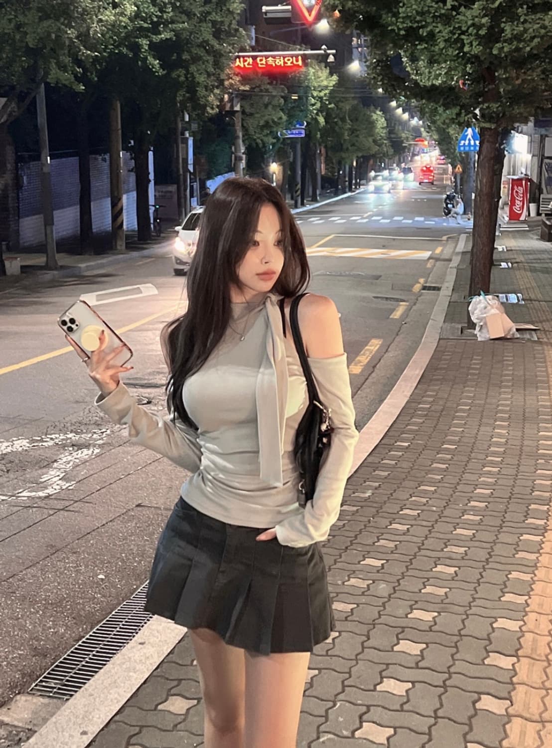 히프나틱 머플러 어깨 트임 티셔츠 상품이미지2