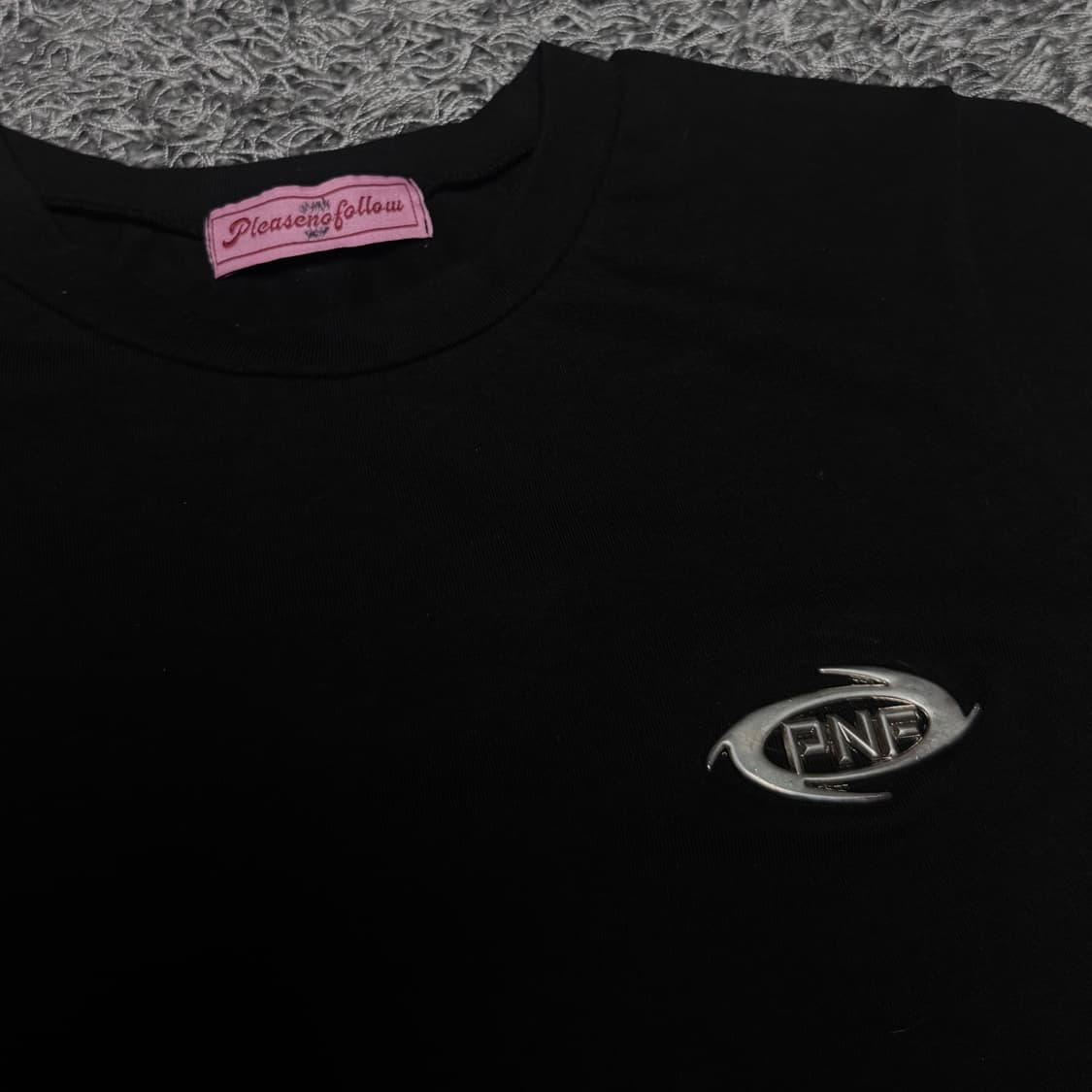 플리즈노팔로우 플노팔 엠블럼 반팔티 블랙 상품이미지3
