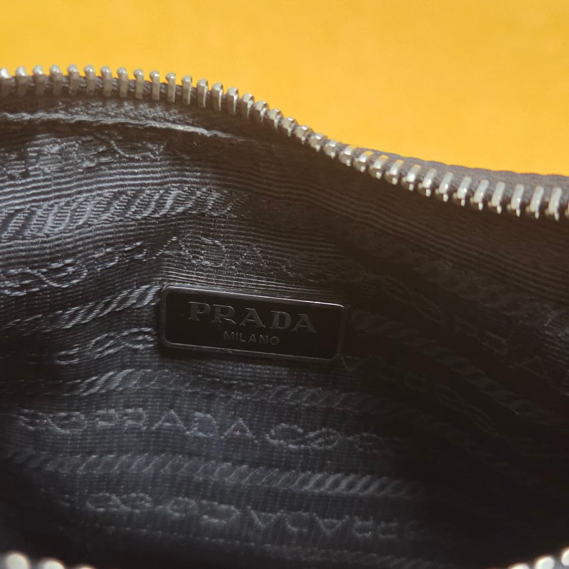 프라다 리에디션 사피아노 2005 호보백 상품이미지7