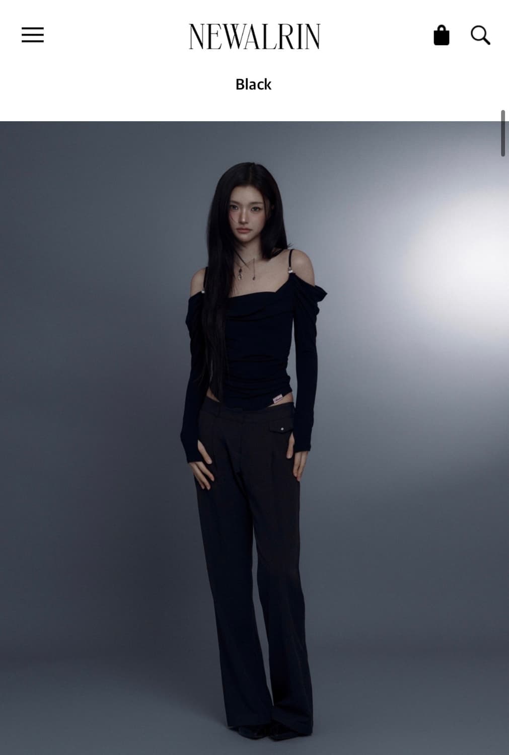 뉴얼린) Eve Draping Off-Shoulder Blouse BK 상품이미지3