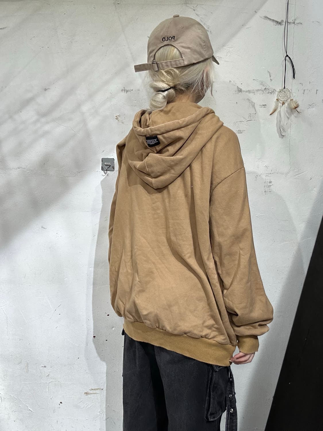 빈티지 베이지 블랙 로고 후드티 F 상품이미지3