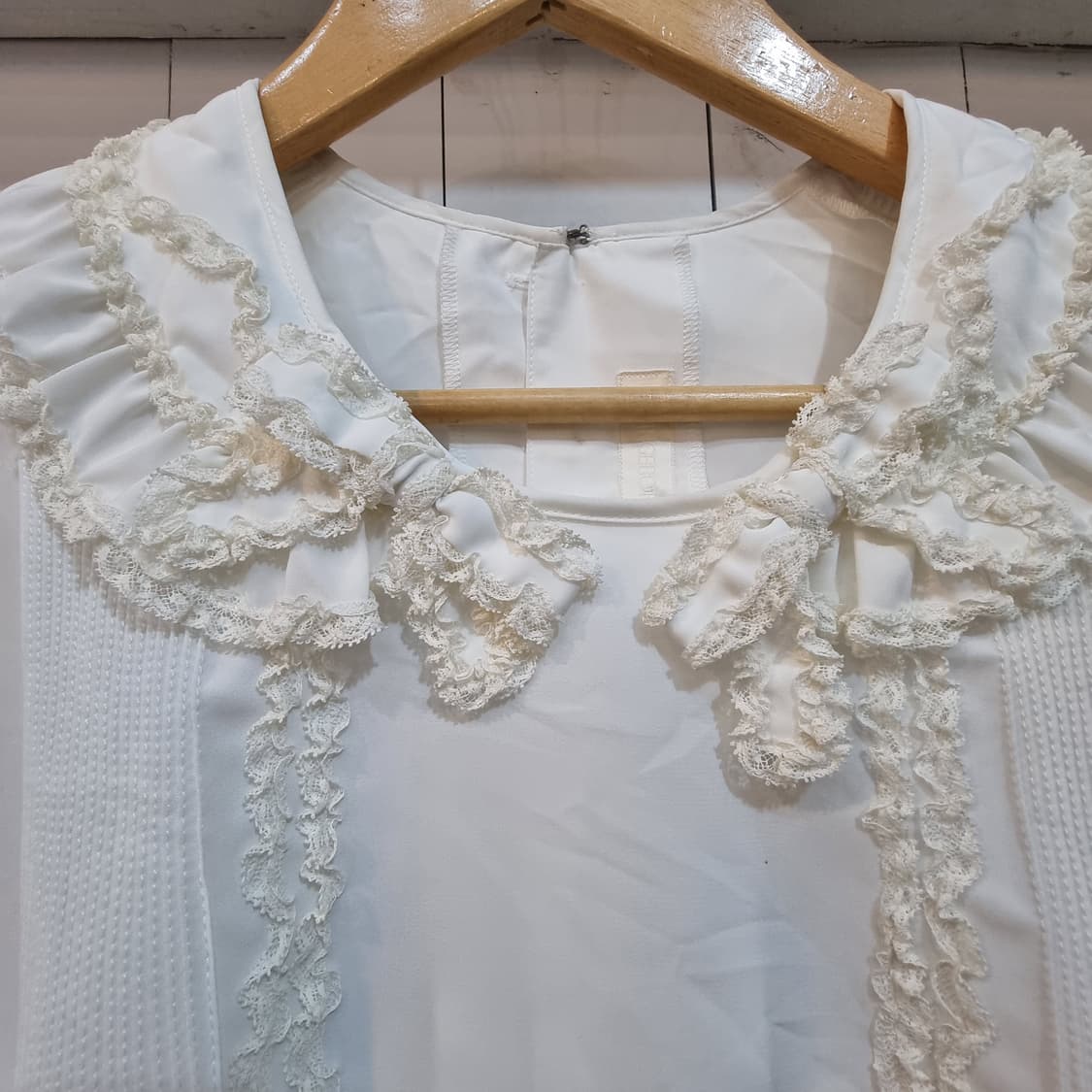 레이스 프릴 블라우스 상품이미지3