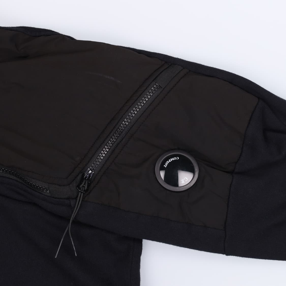 [XL] CP컴퍼니 씨피 숄더지퍼 렌즈와펜 맨투맨 블랙 3863 상품이미지5