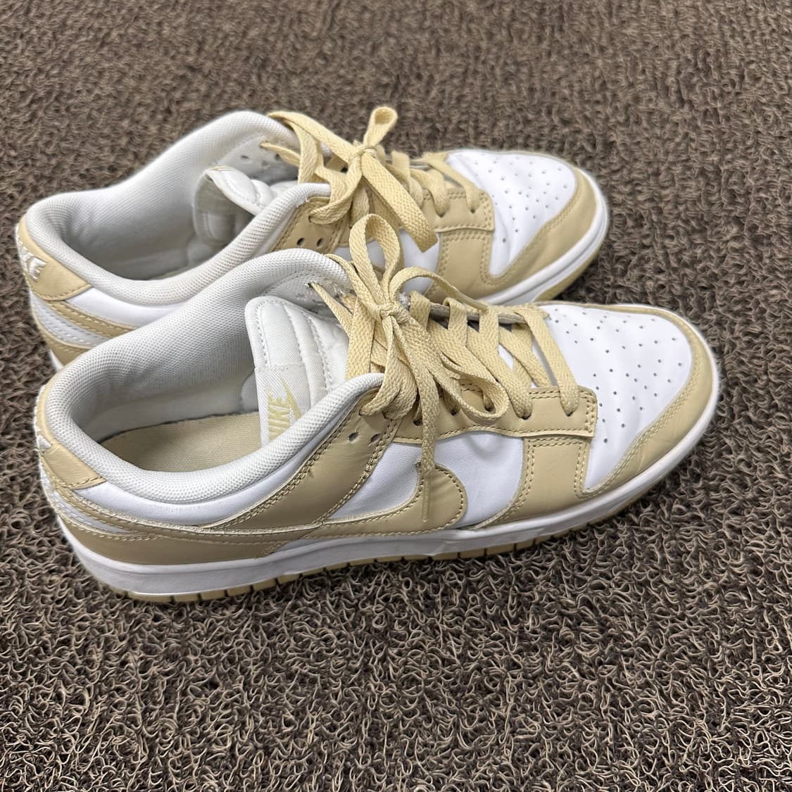 NIKE 나이키 덩크 로우 팀 골드 앤 화이트 270 상품이미지3