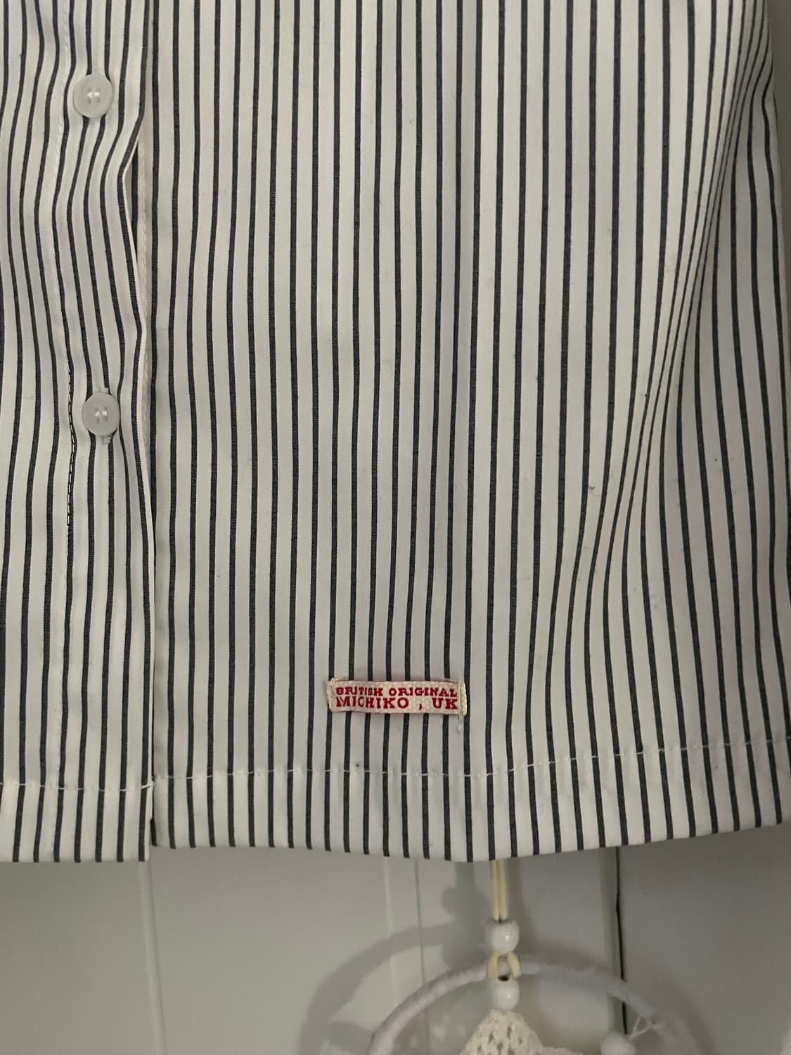 미치코런던 코시노 스트라이프 슬림핏 셔츠 아이보리 상품이미지4