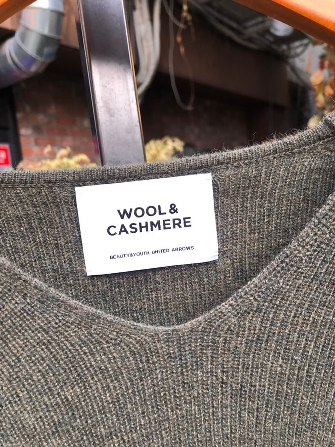 유나이티드에로우 뷰티앤유스 브이넥 니트 상품이미지3