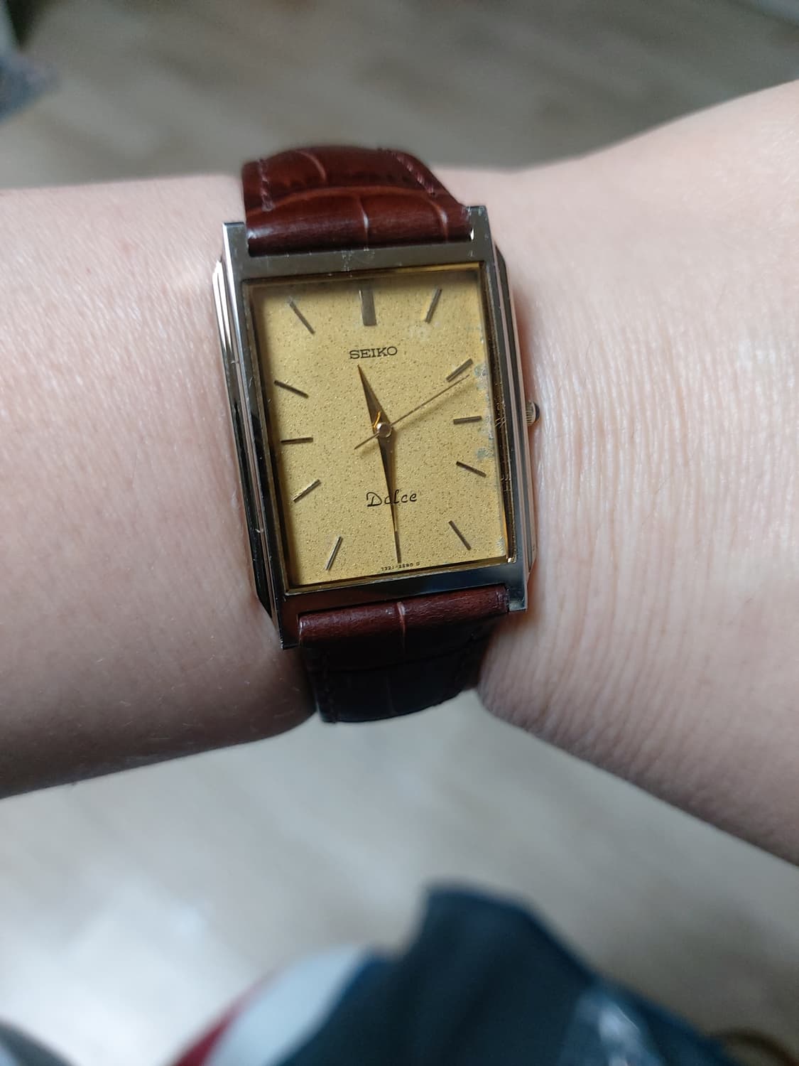 세이코 Dolce 사각 금장 가죽 시계 상품이미지4