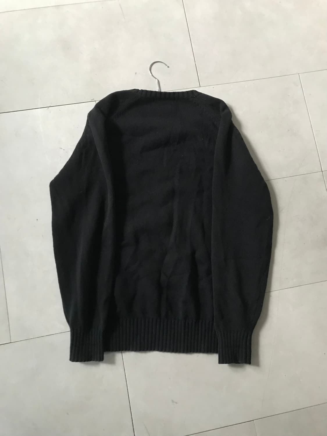 폴로 블랙 오버핏 브이넥 니트 상품이미지9