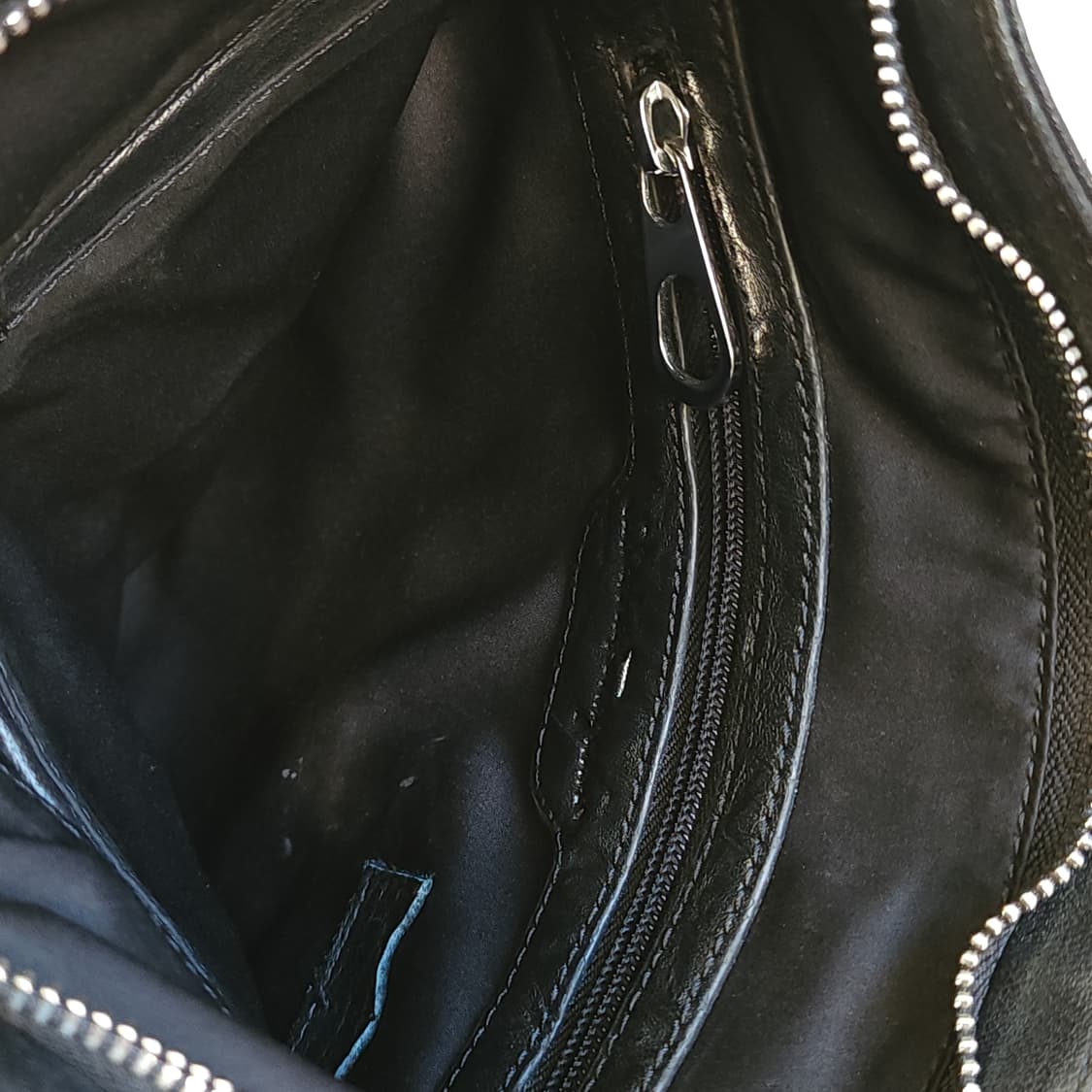 살바토레 페라가모 주름가공 가죽 크로스 백 메신져백 상품이미지8