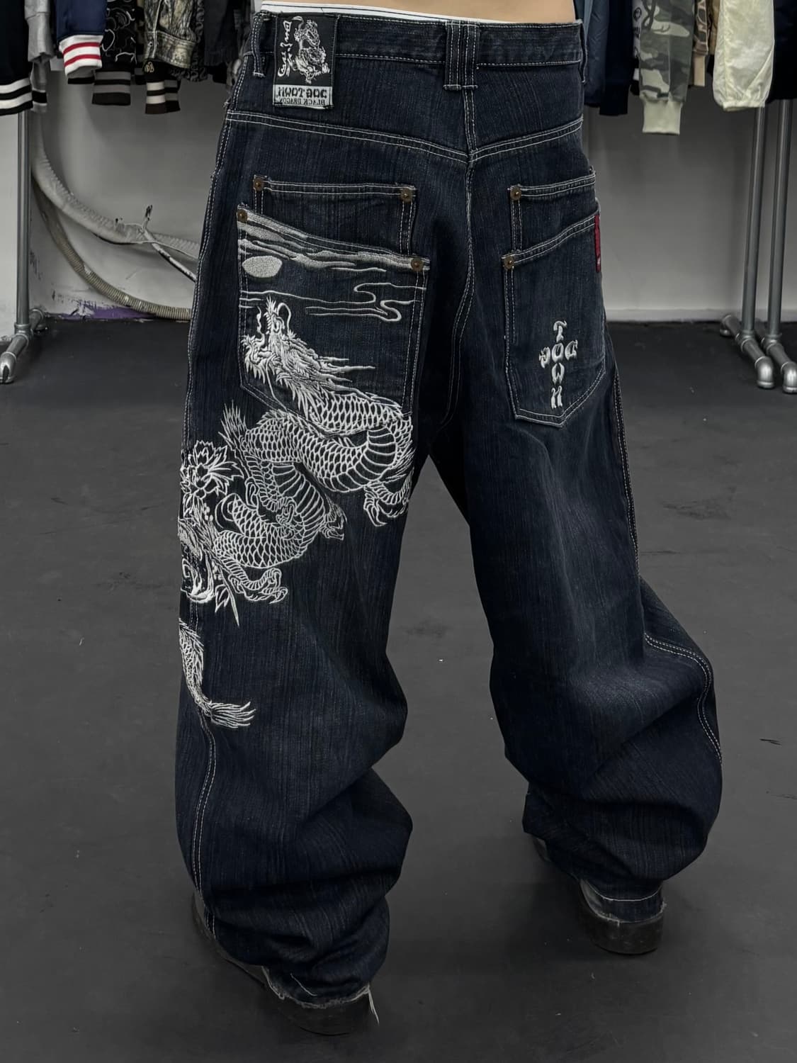 도그타운 블랙드래곤 자수 데님팬츠 상품이미지1