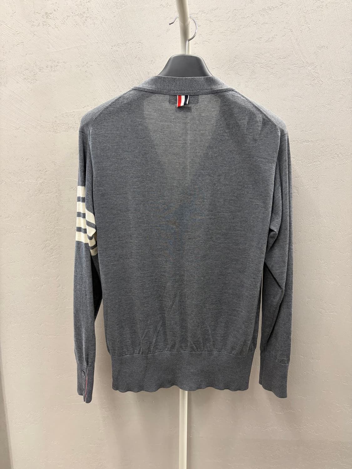 톰브라운 클래식 그레이 메리노울 가디건 3사이즈 상품이미지7