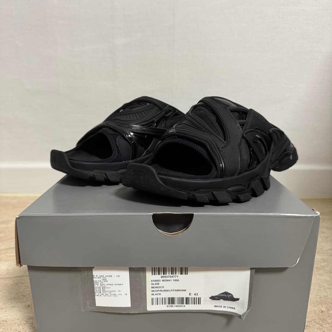 [43] 발렌시아가 트랙 슬라이드 블랙 상품이미지2