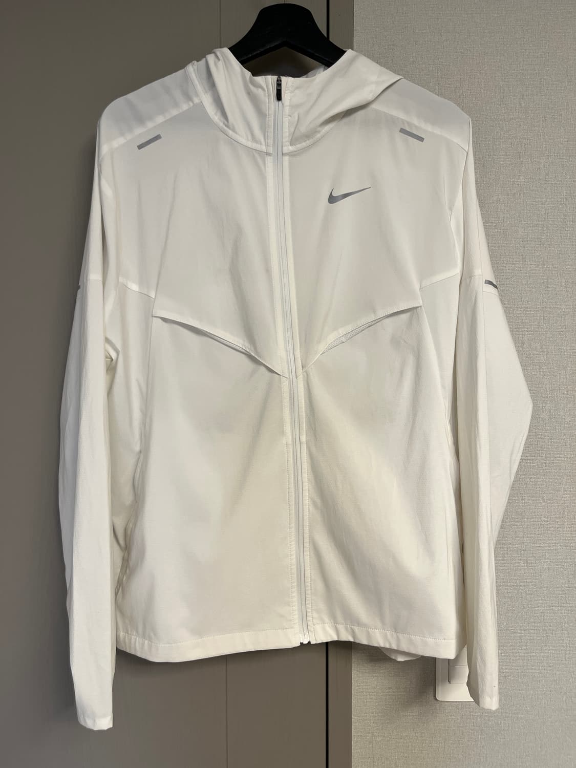 나이키 화이트 러닝 바람막이 L 상품이미지1