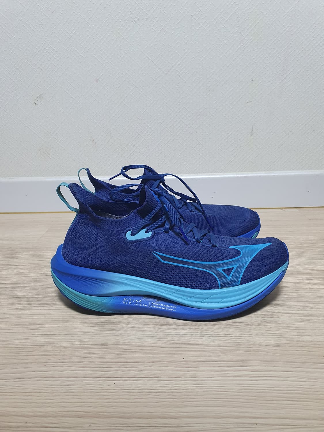미즈노 네오 비스타 남성 런닝화 270 상품이미지1