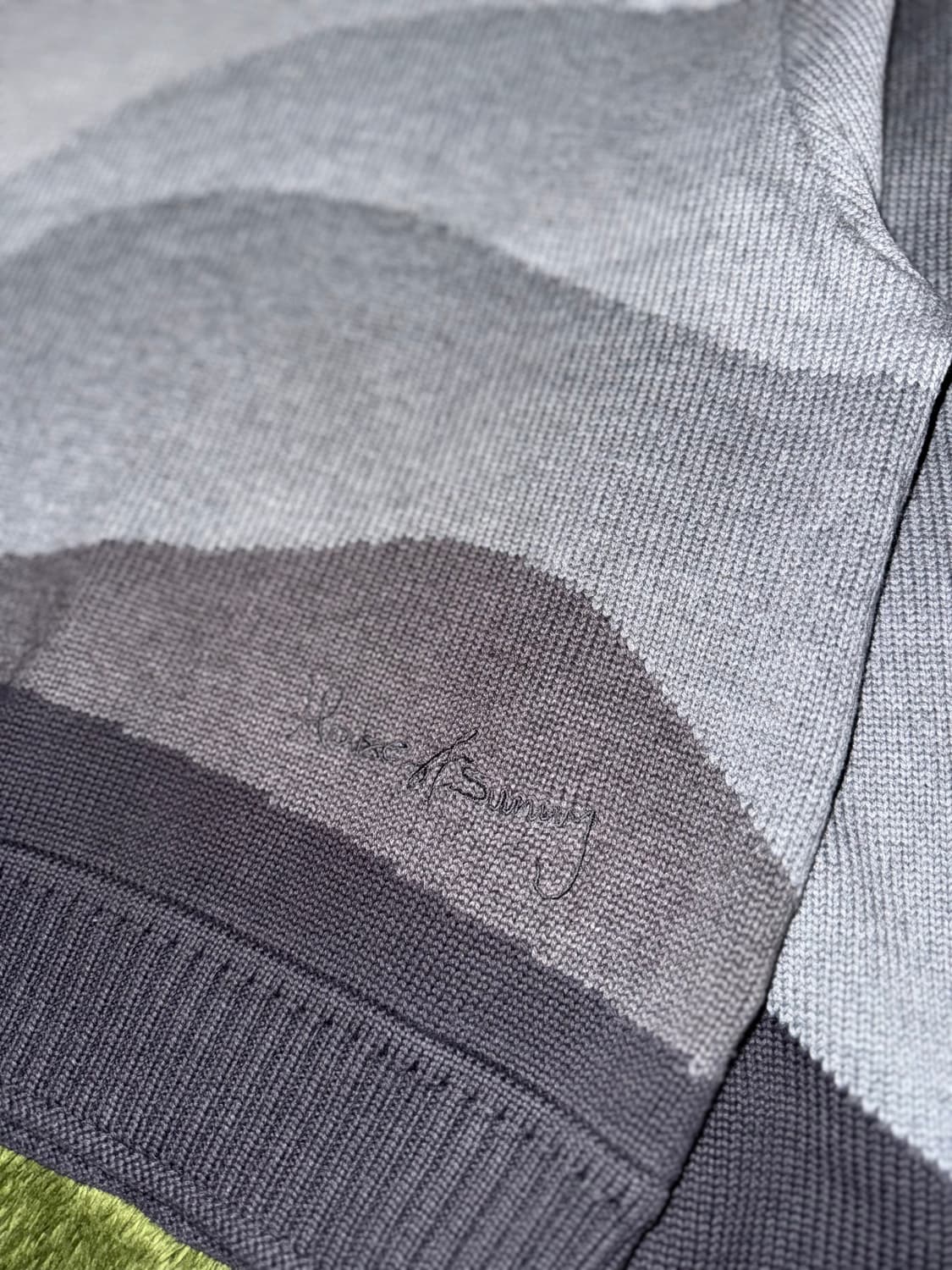 [XL] 하우스 오브 써니 웨이브 엠브로더리 로고 하이넥 니트 상품이미지4