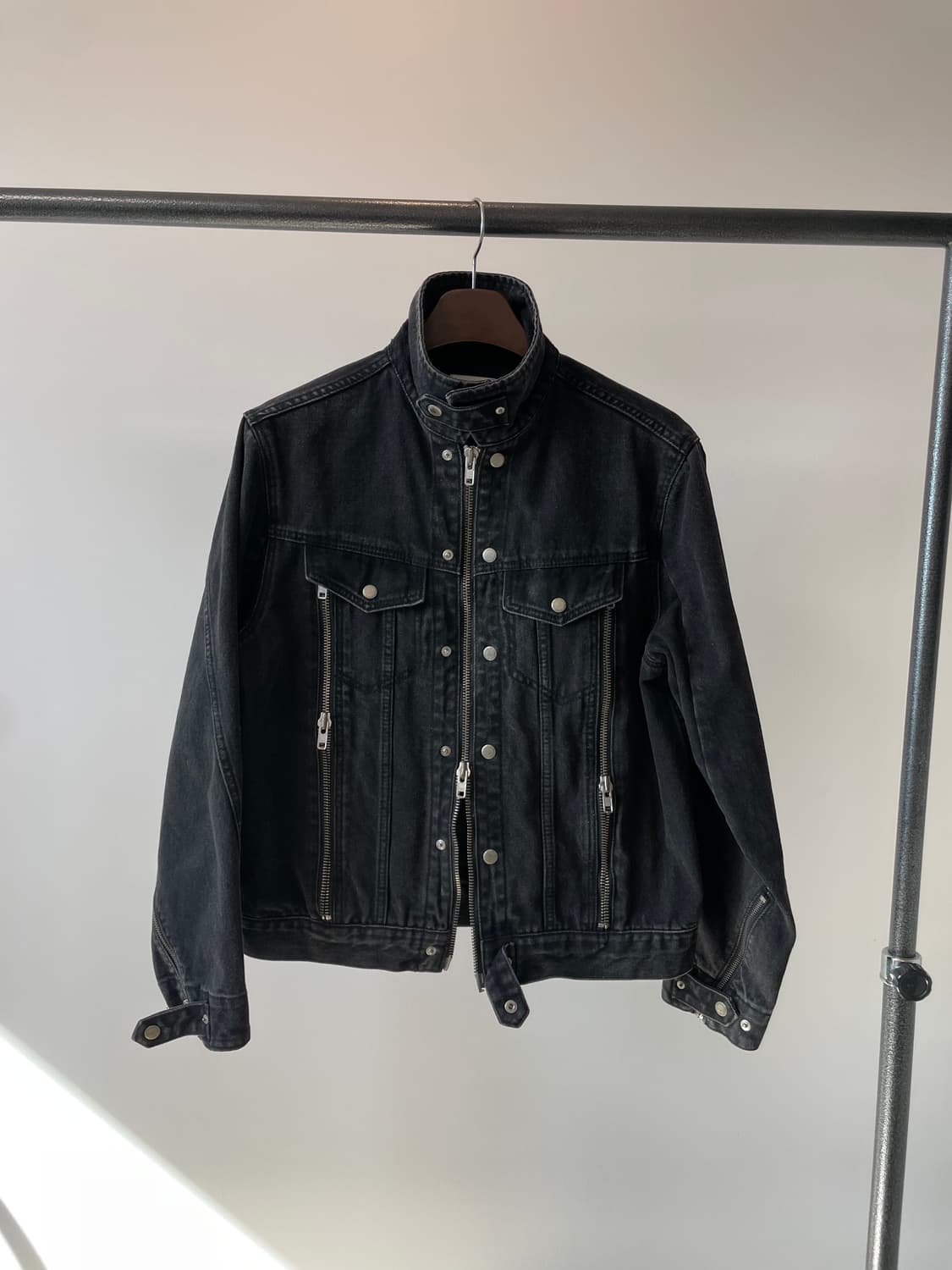 (1사이즈) 넥스트도어립스 트위스트 지퍼 트러커 상품이미지1