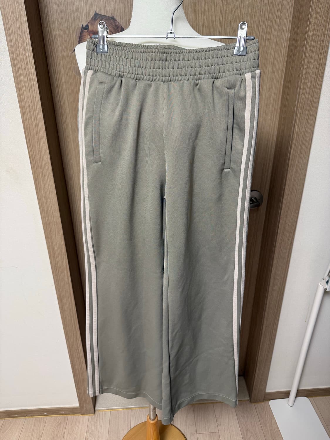 아디다스 카키 져지 바지 상품이미지1