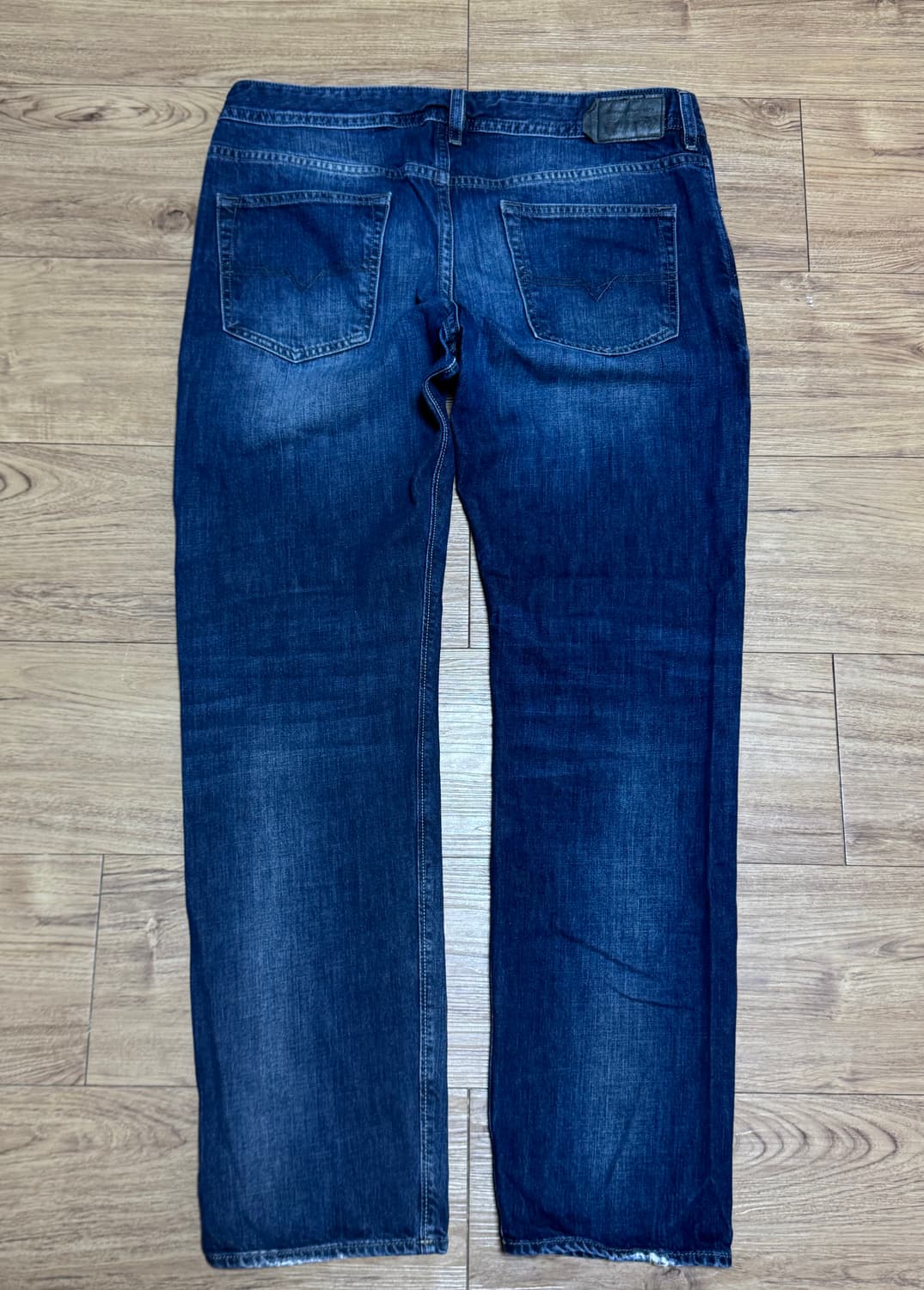 [34]Diesel 디젤 BUSTER 슬림 스트레이트 데님 팬츠 상품이미지2