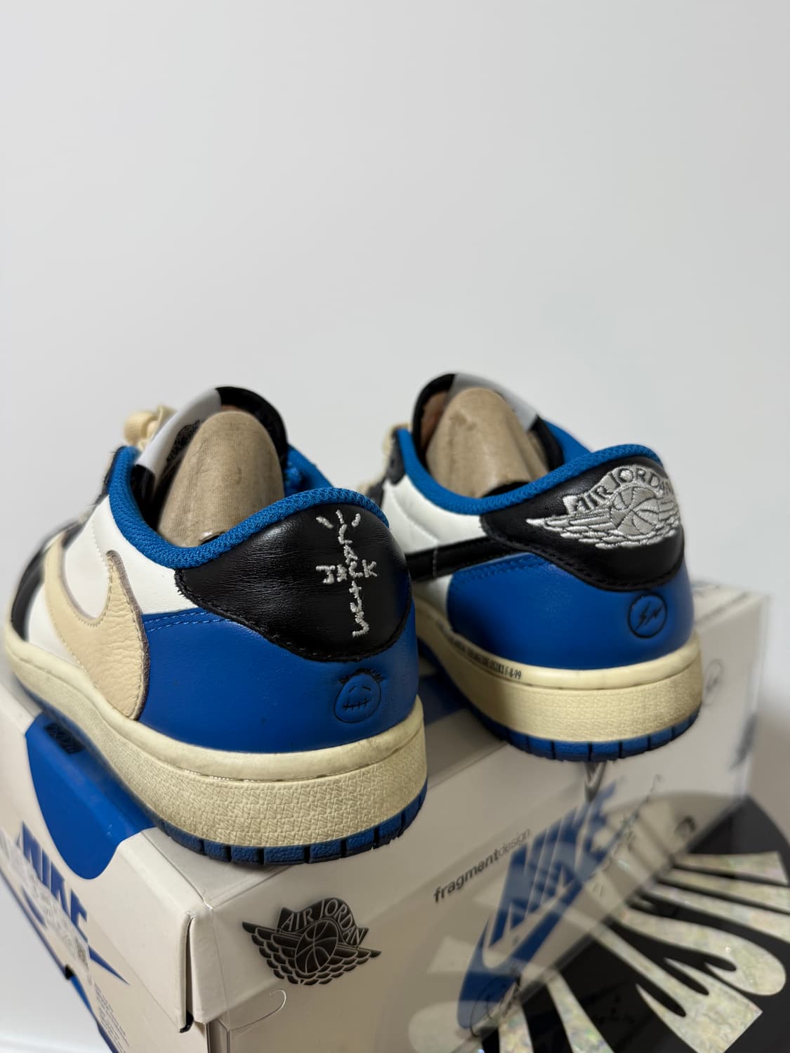 조던 1 x 트래비스 스캇 x 프라그먼트 레트로 로우 OG SP 밀리터  상품이미지3