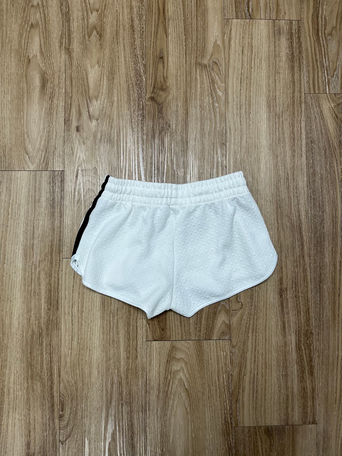 아디다스 화이트 반바지 M 상품이미지3