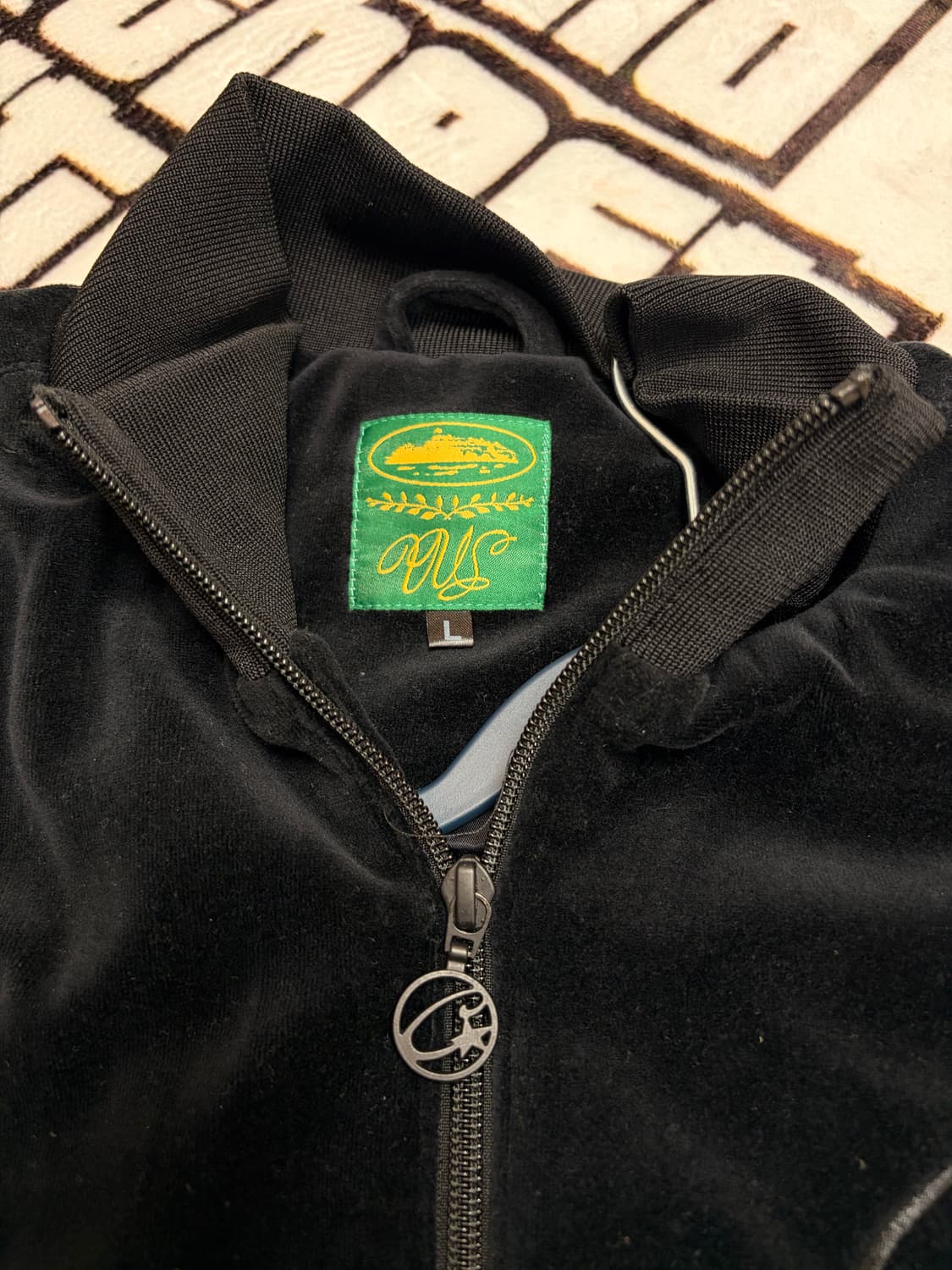 [L] Corteiz 벨루어 자켓 블랙 상품이미지5