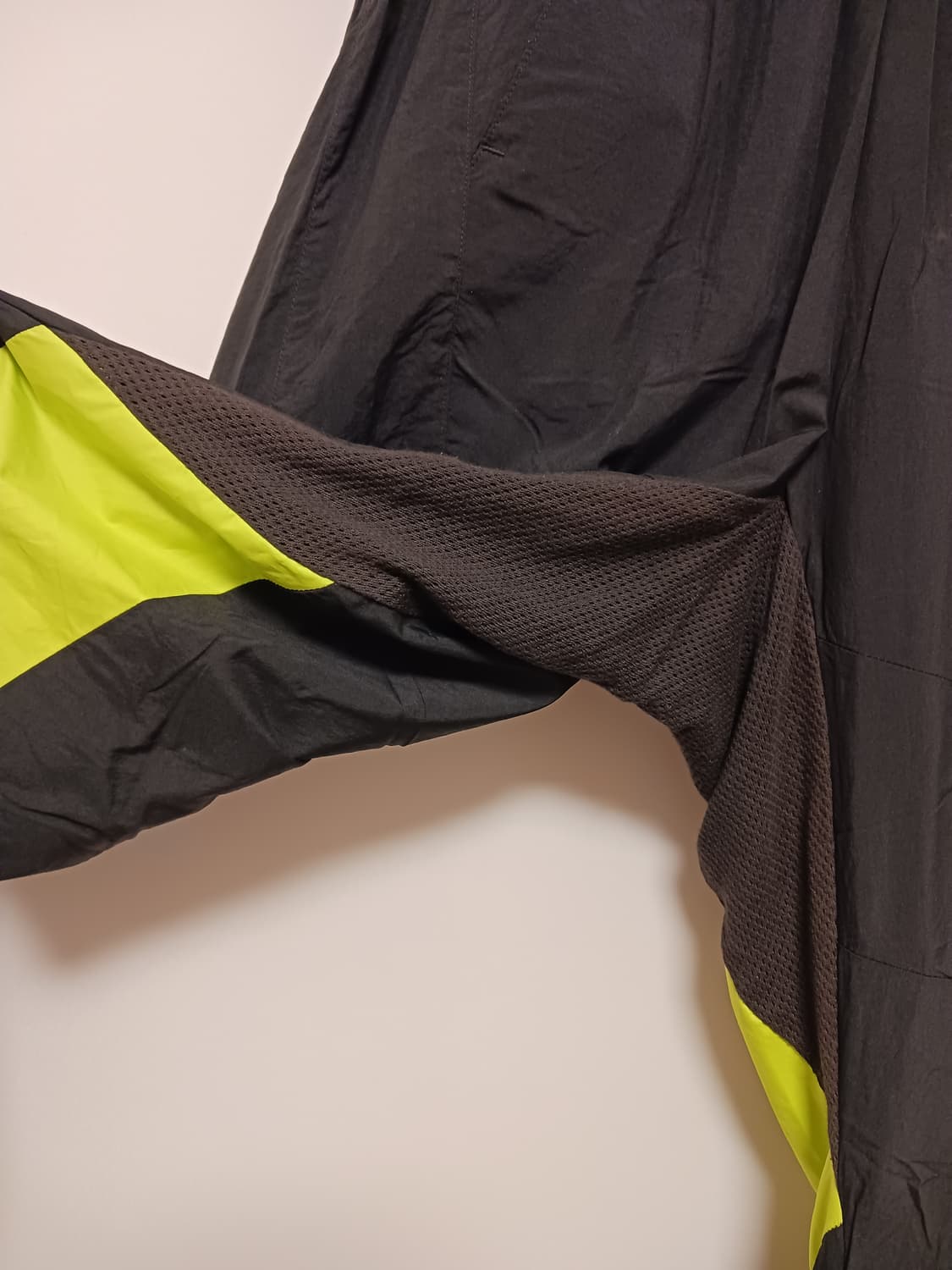 아디다스 남성 우븐 테이프 조거팬츠 상품이미지4