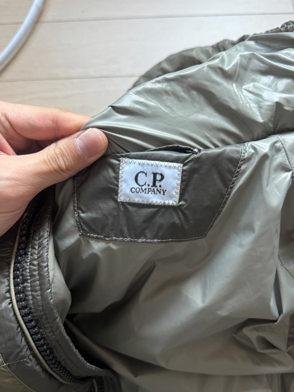 [M] C.P. 컴퍼니 디디쉘 D.D. 쉘 후드 다운 자켓 펀가이그레이 상품이미지5