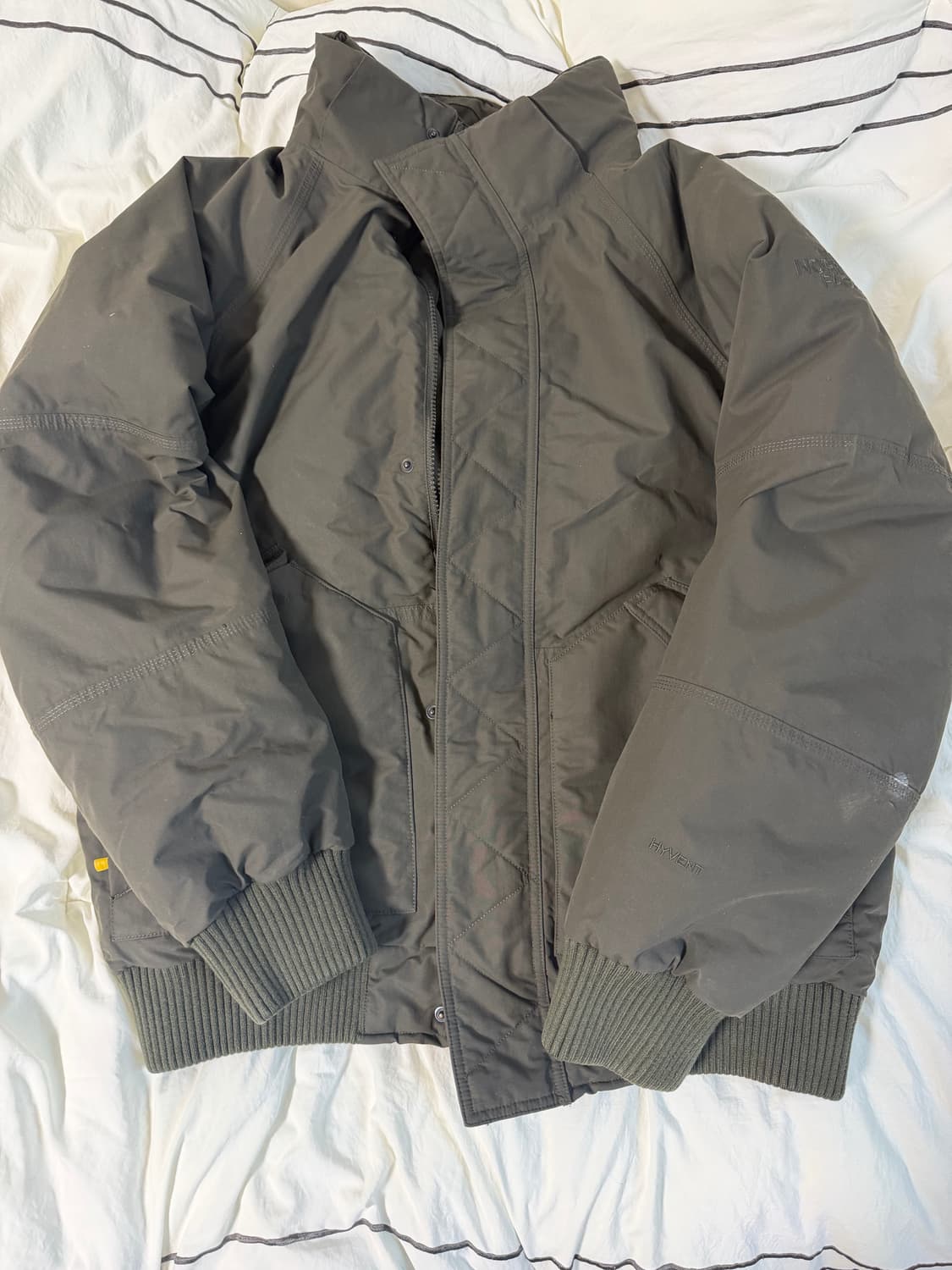 노스페이스 카키 패딩 상품이미지1